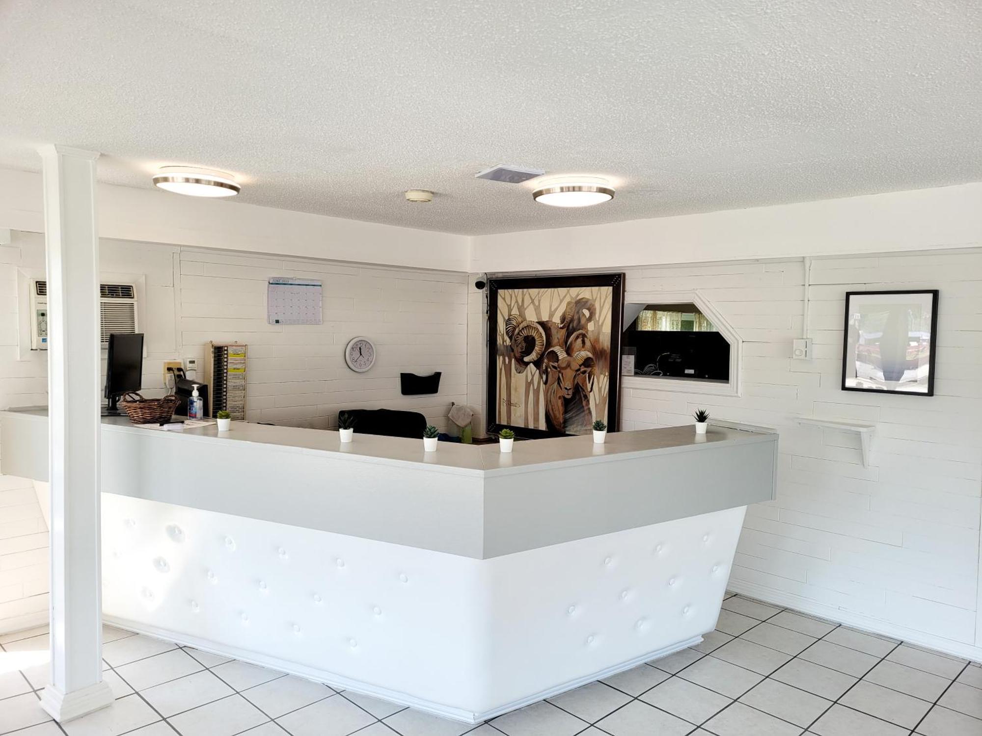 The Villager Inn Princeton Motel Екстериор снимка