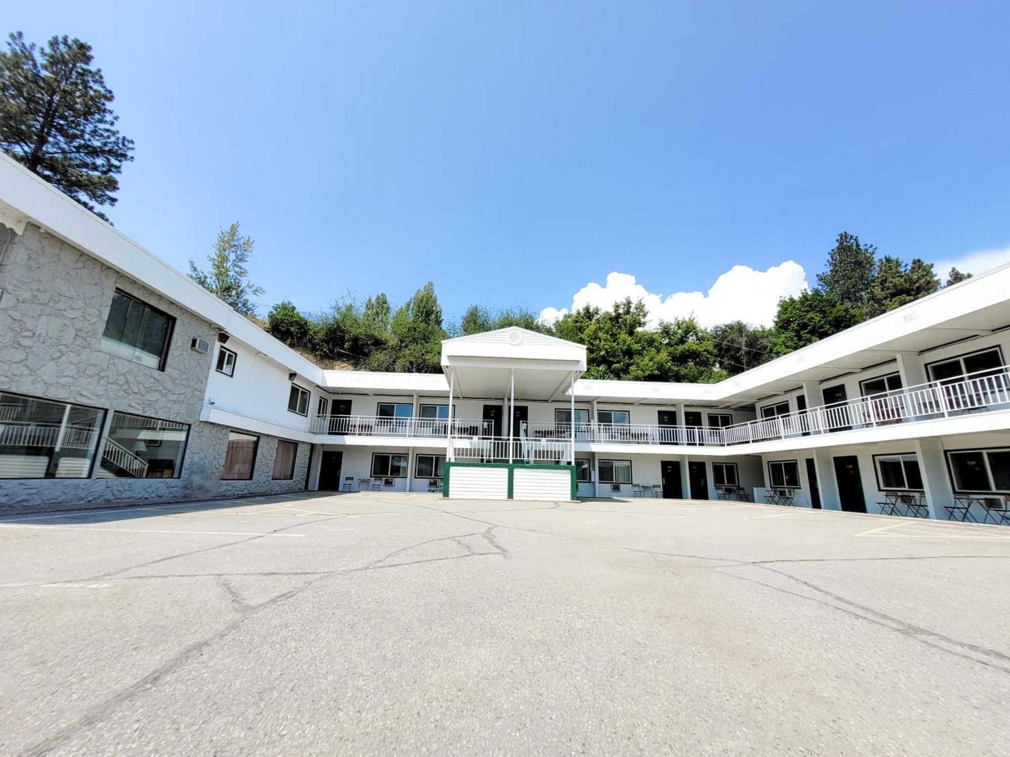 The Villager Inn Princeton Motel Екстериор снимка